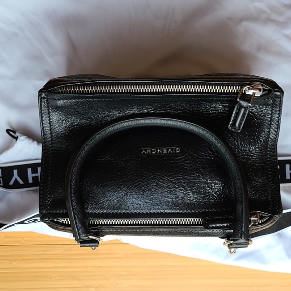 TRADED * Givenchy Crackled Patent 4G Small Pandora Black - Picture 8 of 13